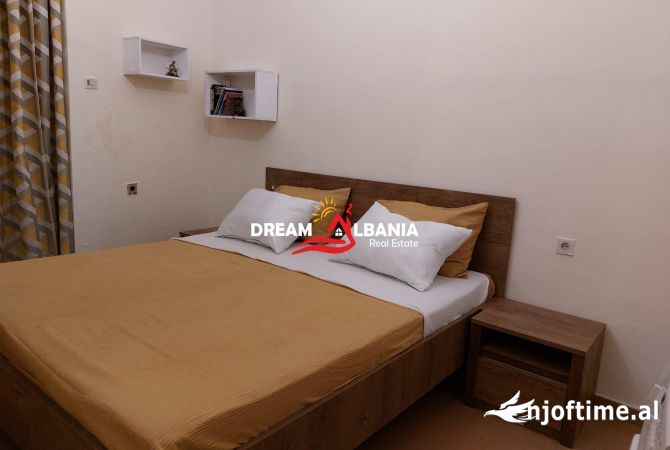 Shtepi me qera Apartament ne Tirane, 2+1, Mobilimi E mobiluar, Pagesa 690  Euro.