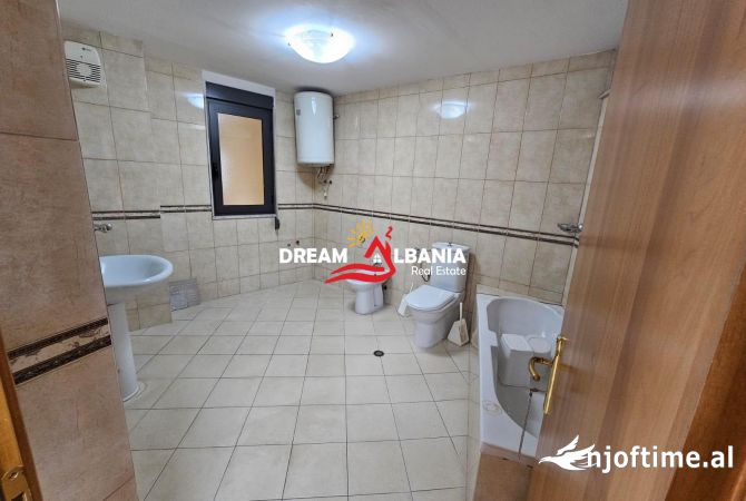 Jepet me qera ambjent biznesi tek Rr. Kajro Karafili – prane Sheshit Skenderbej (ID 42611184)