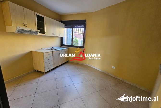 Ambient biznesi me qera 1+1 ne Tirane - 1,600 Euro