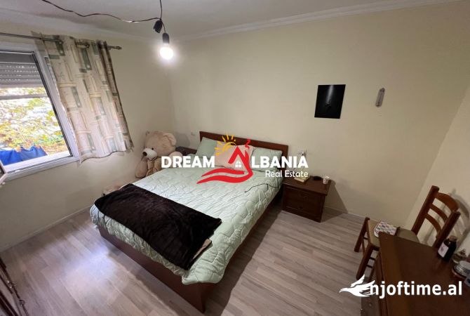 Shtepi ne shitje Apartament ne Tirane, 2+1, Mobilimi E mobiluar, Pagesa 98,000  Euro.