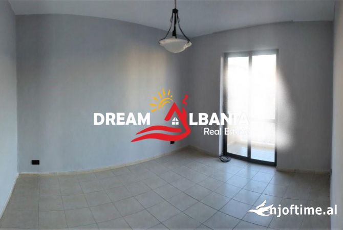 Shtepi me qera Apartament ne Tirane, 2+1, Mobilimi Bosh, pa mobiluar, Pagesa 400  Euro.