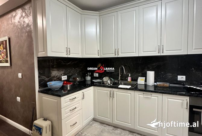 Shtepi ne shitje Apartament ne Tirane, 2+1, Mobilimi E mobiluar, Pagesa 265,000  Euro.