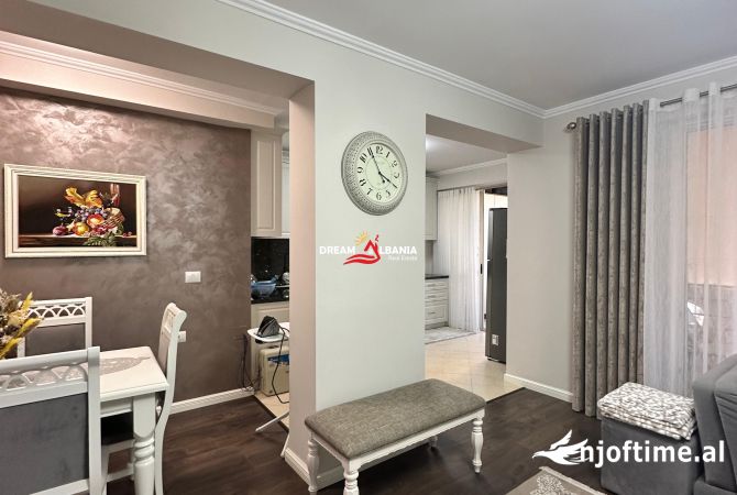 Shtepi ne shitje Apartament ne Tirane, 2+1, Mobilimi E mobiluar, Pagesa 265,000  Euro.