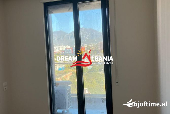 Ambient biznesi me qera 3+1 ne Tirane - 450 Euro