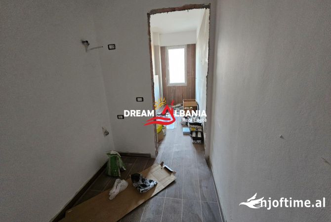 Shtepi ne shitje Apartament ne Tirane, 2+1, Mobilimi Bosh, pa mobiluar, Pagesa 123,600  Euro.