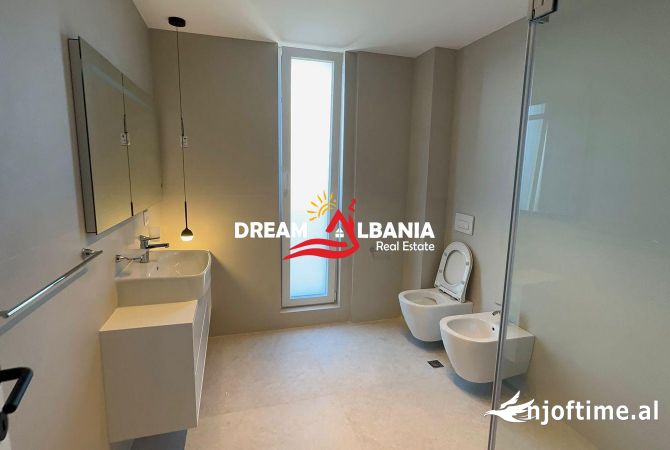 Shtepi me qera Vila Luksoze ne Tirane, 3+1, Mobilimi E mobiluar, Pagesa 3,500  Euro.