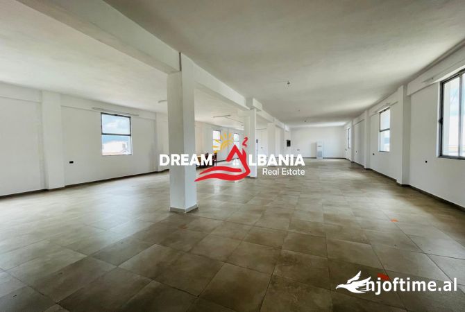 Ambient biznesi me qera 4+1 ne Tirane - 1,200 Euro