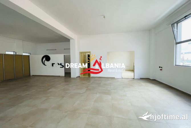 Ambient biznesi me qera 4+1 ne Tirane - 1,200 Euro