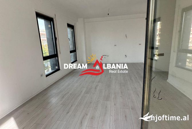 Shtepi ne shitje Apartament ne Tirane, 2+1, Mobilimi Bosh, pa mobiluar, Pagesa 295,259  Euro.