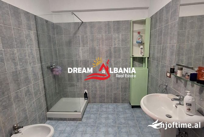Shtepi ne shitje Apartament ne Tirane, 2+1, Mobilimi E mobiluar, Pagesa 192,000  Euro.
