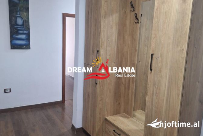 Shtepi ne shitje Apartament ne Tirane, 2+1, Mobilimi E mobiluar, Pagesa 192,000  Euro.