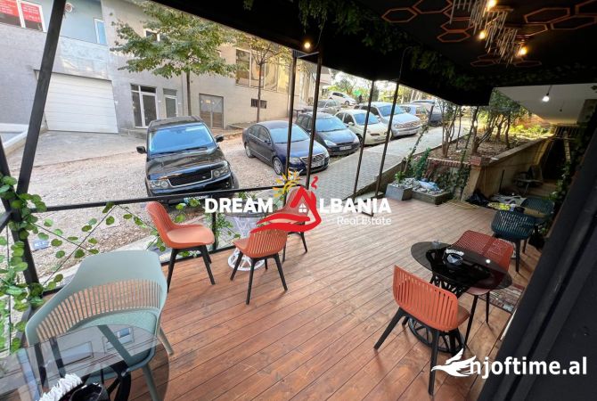 Lounge-Bar ne shitje ne Fresk, prane Kompleksit “Lugano” ne Tirane (ID 4171548)