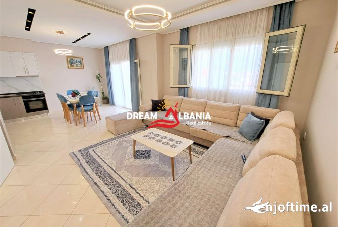 Shtepi me qera 7+1 ne Tirane - 4,500 Euro
