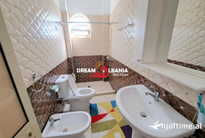 Shtepi me qera Vila Luksoze ne Tirane, 7+1, Mobilimi E mobiluar, Pagesa 4,500  Euro.