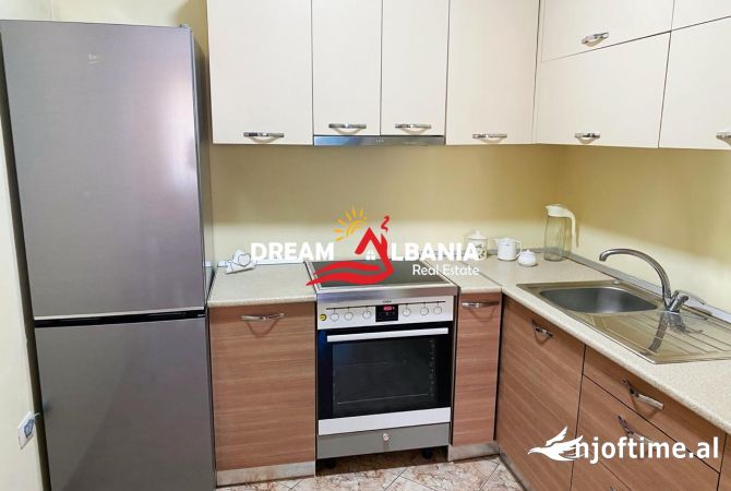 Shtepi me qera Apartament ne Tirane, 2+1, Mobilimi E mobiluar, Pagesa 700  Euro.