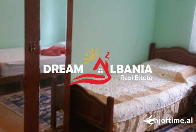 Shtepi ne shitje Apartament ne Tirane, 3+1, Mobilimi E mobiluar, Pagesa 180,000  Euro.