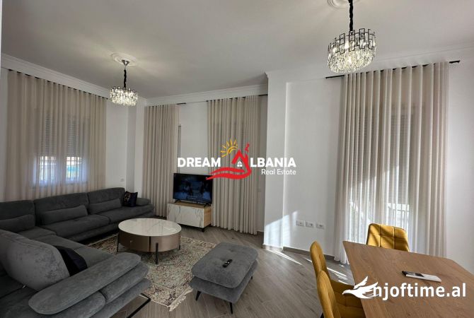 Shtepi me qera 4+1 ne Tirane - 2,500 Euro