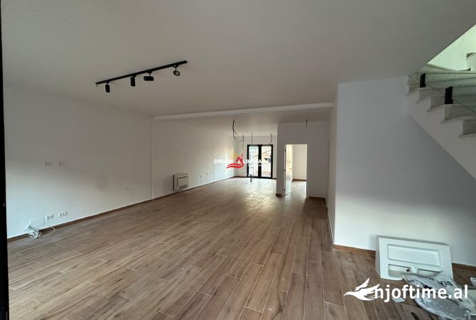 Ambient biznesi me qera 3+1 ne Tirane - 3,500 Euro