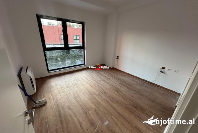 Jepet me qera ambjent biznesi Duplex ne Rrugen e Kavajes, Tirana Garden Building (ID 42611189)
