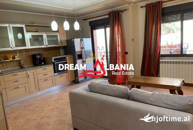 Shtepi me qera 2+1 ne Tirane - 1,000 Euro