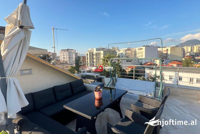 Shtepi ne shitje Apartament ne Tirane, 3+1, Mobilimi E mobiluar, Pagesa 270,000  Euro.