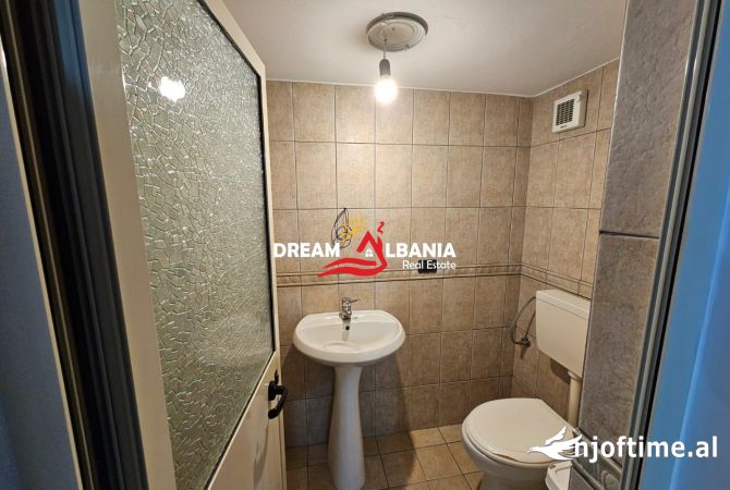 Shtepi me qera Apartament ne Tirane, 2+1, Mobilimi E mobiluar, Pagesa 600  Euro.