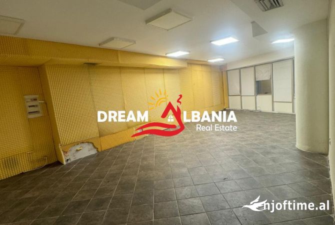Jepet me qera ambient per zyra tek bulevardi Zogu I  (ID 42611190)