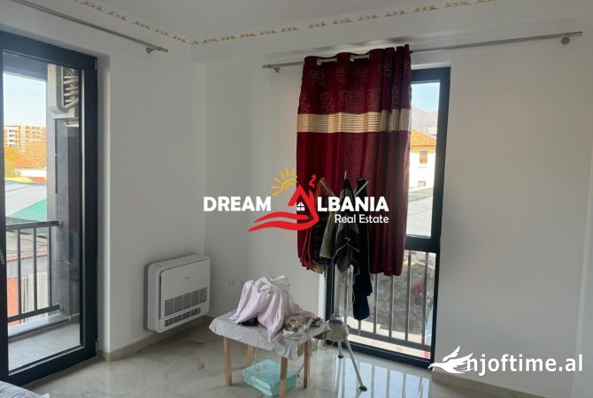 Shtepi me qera 2+1 ne Tirane - 800 Euro
