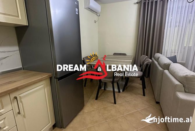 Shtepi me qera Apartament ne Tirane, 2+1, Mobilimi E mobiluar, Pagesa 700  Euro.