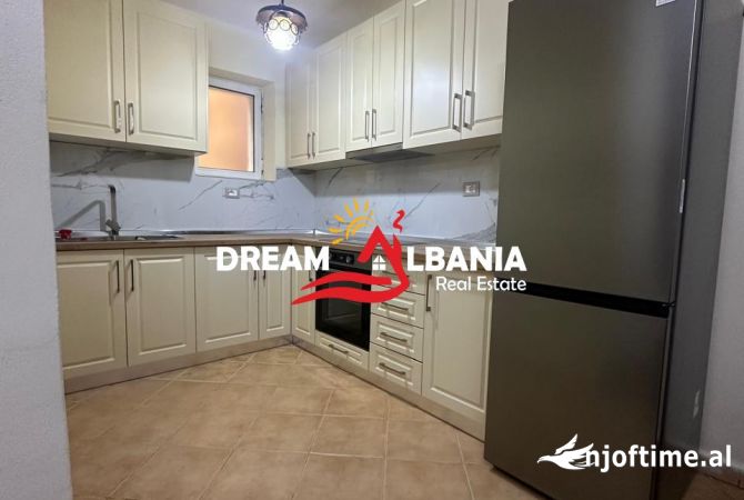 Shtepi me qera Apartament ne Tirane, 2+1, Mobilimi E mobiluar, Pagesa 700  Euro.