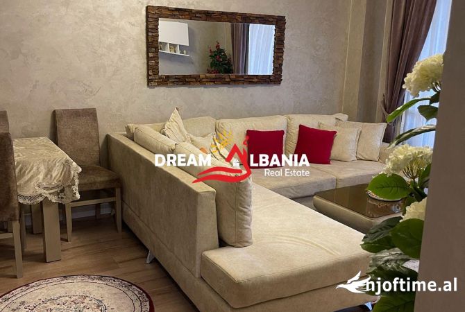 Shtepi me qera Apartament ne Tirane, 3+1, Mobilimi E mobiluar, Pagesa 800  Euro.