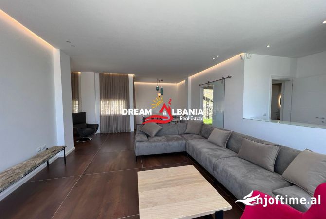 Shtepi me qera Vila Luksoze ne Tirane, 5+1, Mobilimi E mobiluar, Pagesa 3,000  Euro.