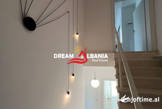 Shtepi me qera Vila Luksoze ne Tirane, 5+1, Mobilimi E mobiluar, Pagesa 3,000  Euro.