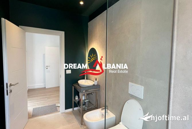 Shtepi me qera Vila Luksoze ne Tirane, 5+1, Mobilimi E mobiluar, Pagesa 3,000  Euro.