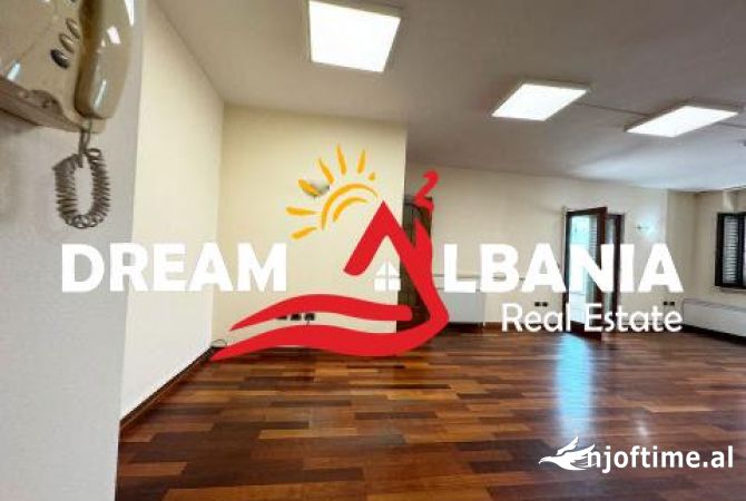 Ambient biznesi me qera 3+1 ne Tirane - 2,400 Euro