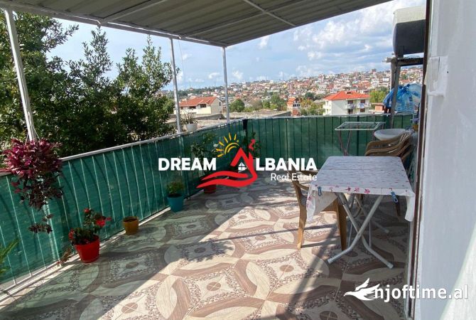 Shtepi ne shitje Apartament ne Tirane, 1+1, Mobilimi Pjeserisht e mobiluar, Pagesa 75,000  Euro.