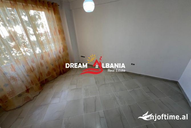 Shtepi ne shitje Apartament ne Tirane, 2+1, Mobilimi Bosh, pa mobiluar, Pagesa 125,000  Euro.