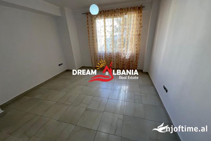 Shtepi ne shitje Apartament ne Tirane, 2+1, Mobilimi Bosh, pa mobiluar, Pagesa 125,000  Euro.