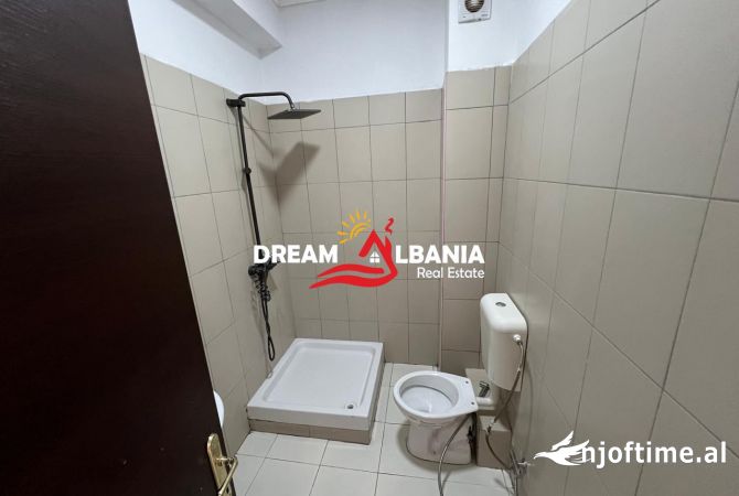 Shtepi ne shitje Apartament ne Tirane, 2+1, Mobilimi Bosh, pa mobiluar, Pagesa 125,000  Euro.