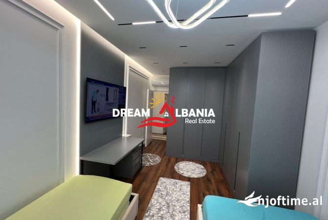 Shtepi me qera Apartament ne Tirane, 2+1, Mobilimi E mobiluar, Pagesa 1,000  Euro.