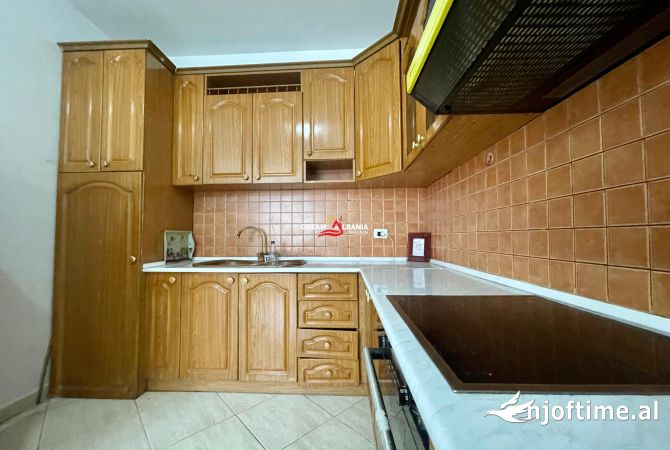 Shtepi ne shitje Apartament ne Tirane, 2+1, Mobilimi E mobiluar, Pagesa 210,000  Euro.