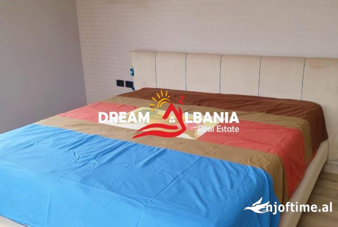 Shtepi me qera Vila Luksoze ne Tirane, 5+1, Mobilimi E mobiluar, Pagesa 4,000  Euro.