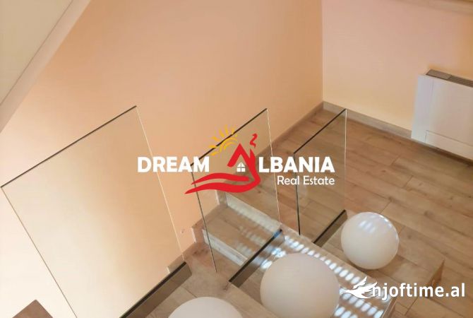 Shtepi me qera Vila Luksoze ne Tirane, 5+1, Mobilimi E mobiluar, Pagesa 4,000  Euro.