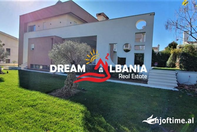 Shtepi me qera Vila Luksoze ne Tirane, 5+1, Mobilimi E mobiluar, Pagesa 4,000  Euro.