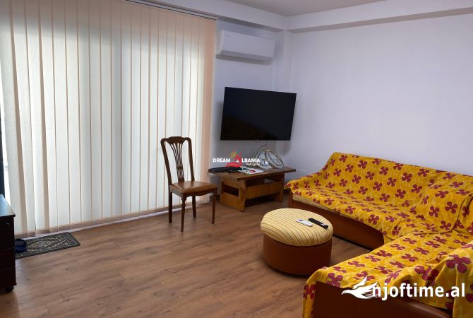 Shtepi me qera 3+1 ne Tirane - 1,200 Euro