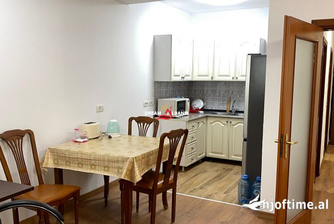 Shtepi me qera 3+1 ne Tirane - 1,200 Euro