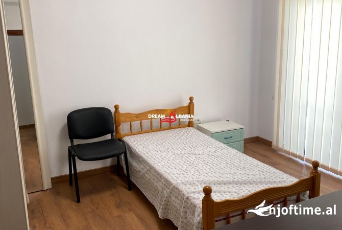 Shtepi me qera 3+1 ne Tirane - 1,200 Euro
