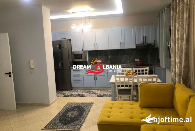 Shtepi me qera Apartament ne Tirane, 2+1, Mobilimi E mobiluar, Pagesa 650  Euro.