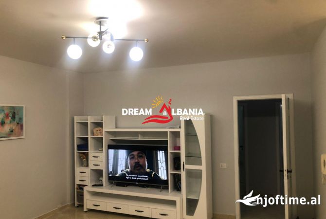 Shtepi me qera Apartament ne Tirane, 2+1, Mobilimi E mobiluar, Pagesa 650  Euro.