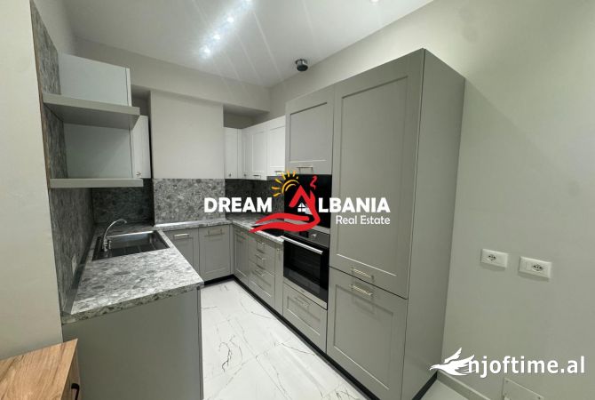 Ambient biznesi me qera 3+1 ne Tirane - 800 Euro